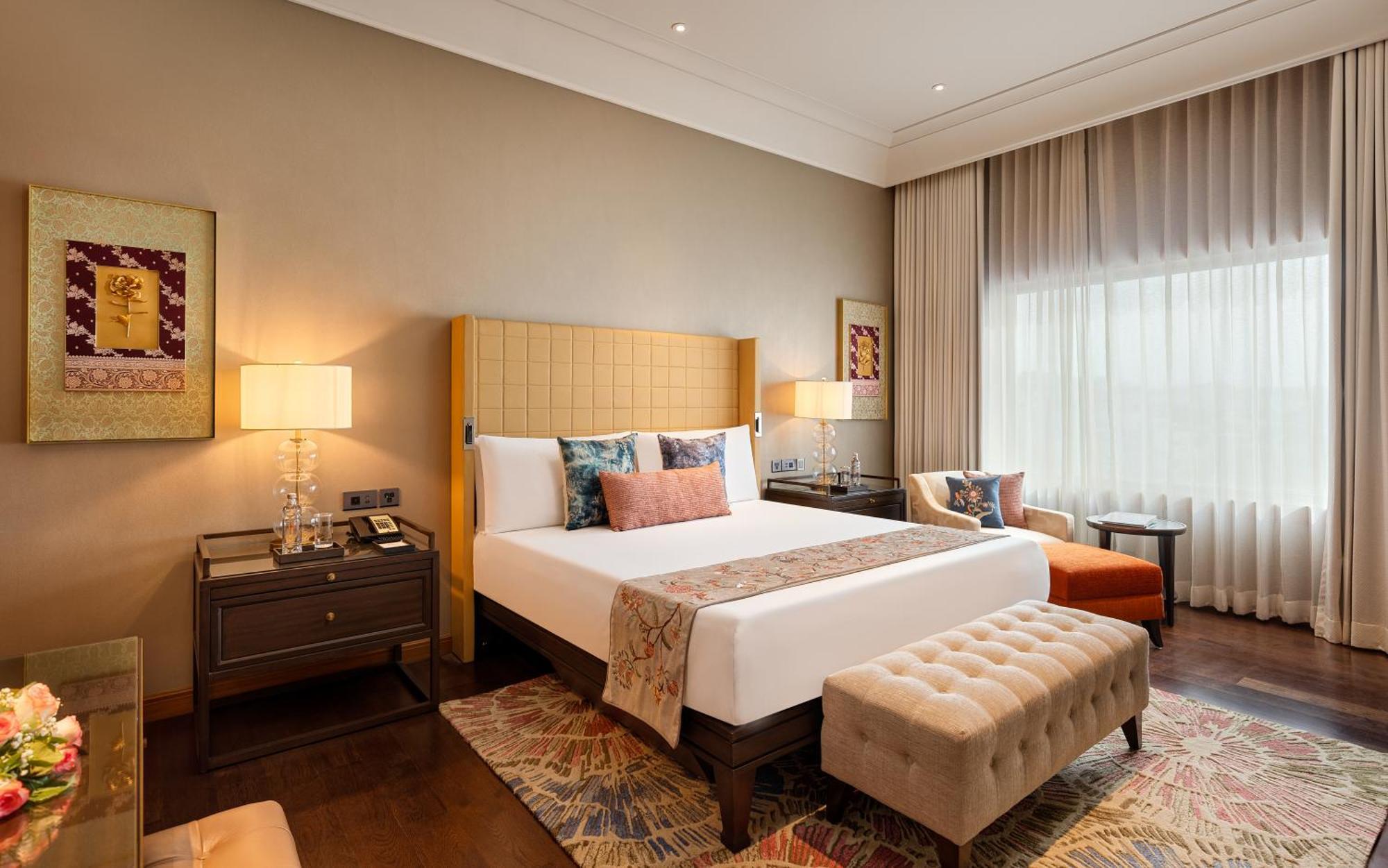 Отель The Leela Hyderabad Banjara Hills Экстерьер фото