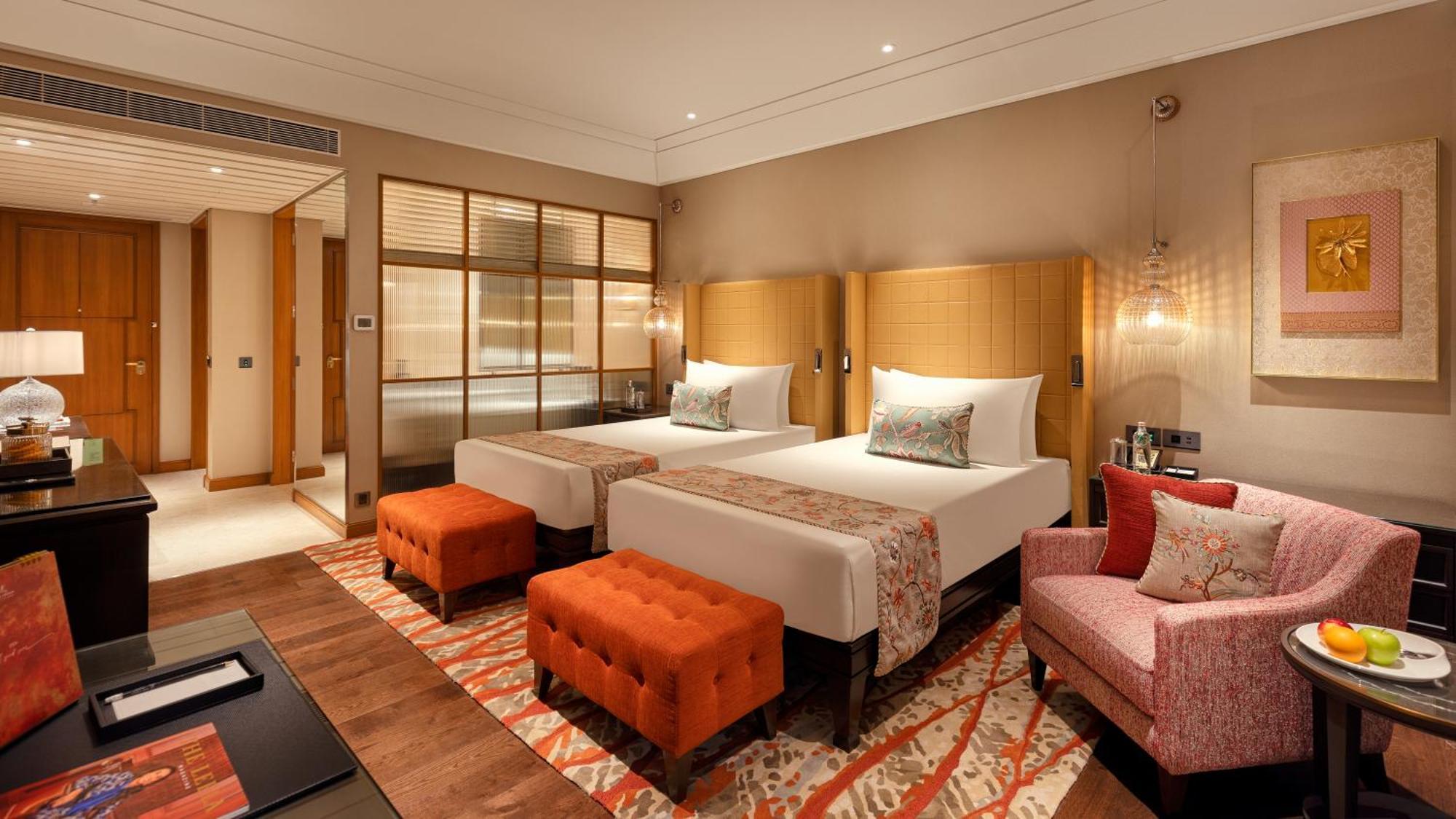 Отель The Leela Hyderabad Banjara Hills Экстерьер фото