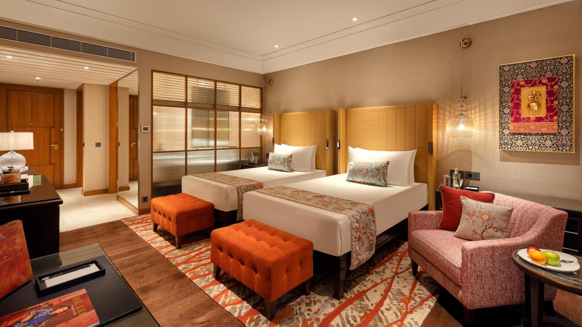 Отель The Leela Hyderabad Banjara Hills Экстерьер фото