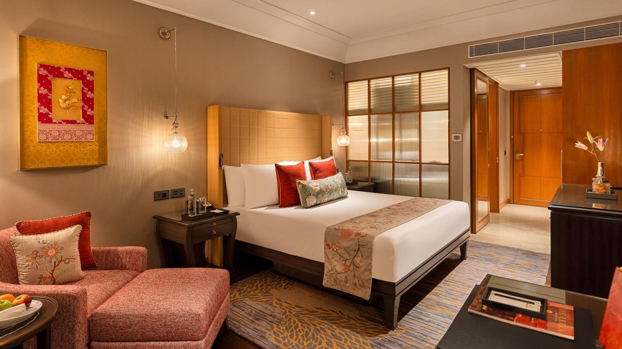 Отель The Leela Hyderabad Banjara Hills Экстерьер фото